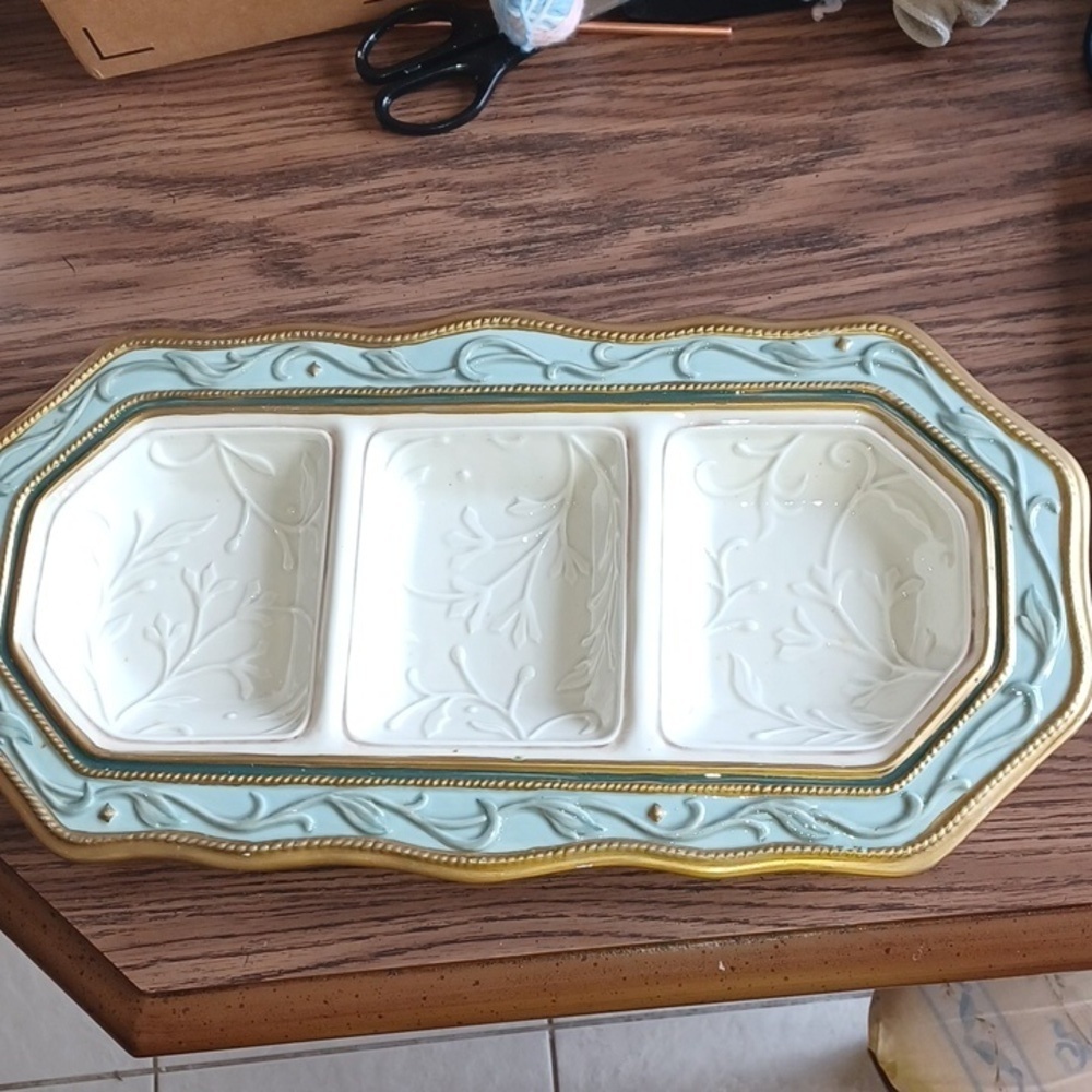Fitz and Floyd Classics Clairmont 17”x 9" three section Serving tray